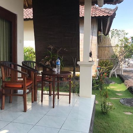 Tambun Sari Beach Homestay Amed Esterno foto