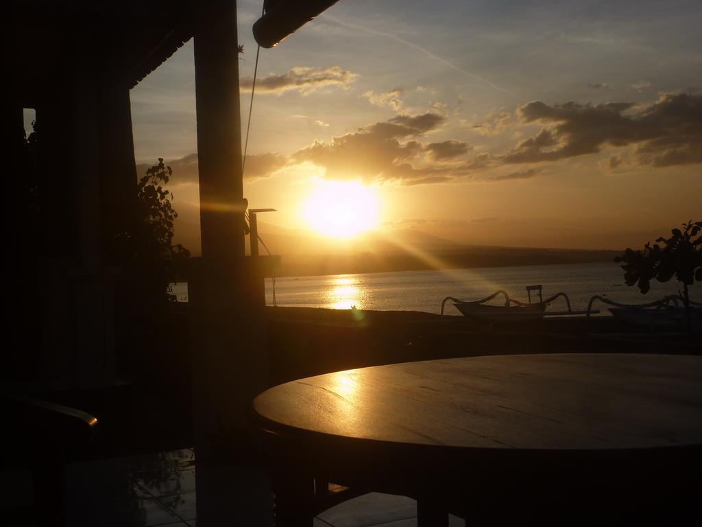 Tambun Sari Beach Homestay Amed Esterno foto