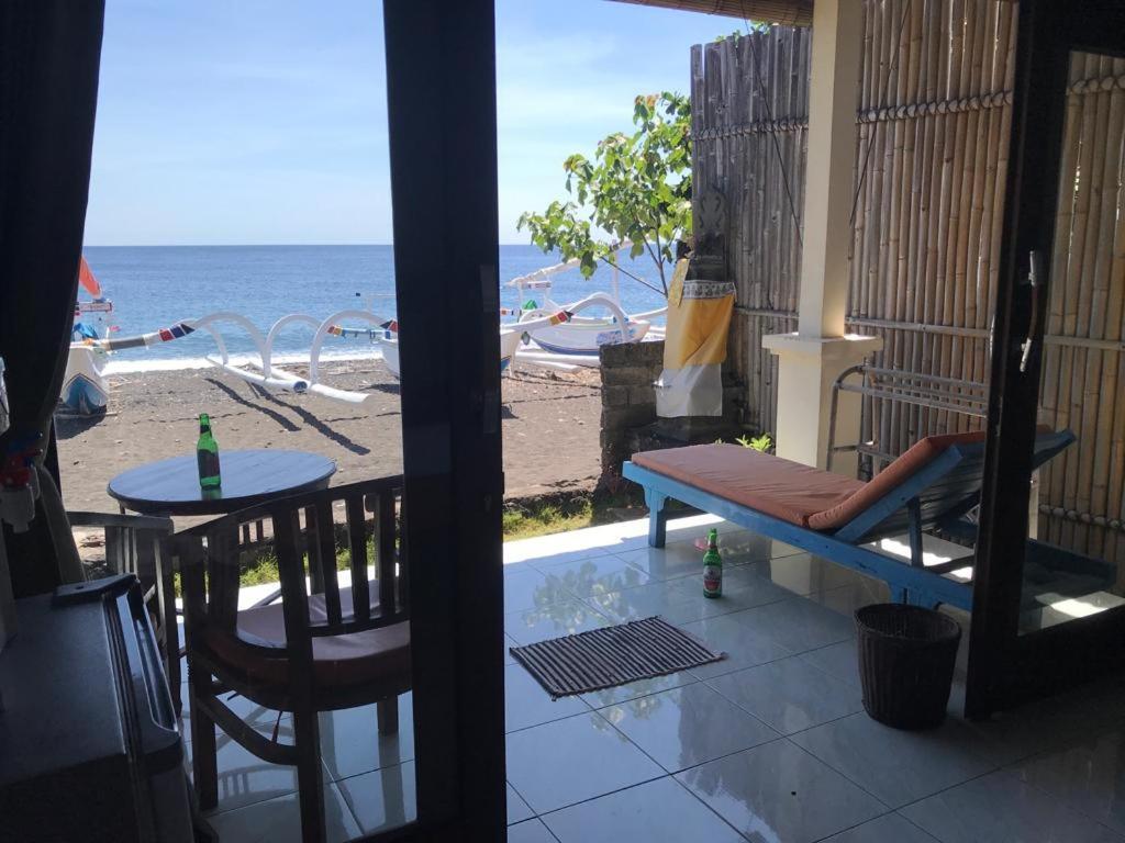 Tambun Sari Beach Homestay Amed Esterno foto