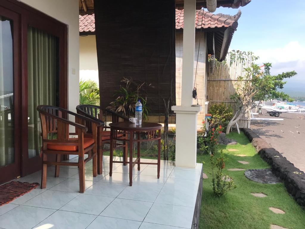Tambun Sari Beach Homestay Amed Esterno foto