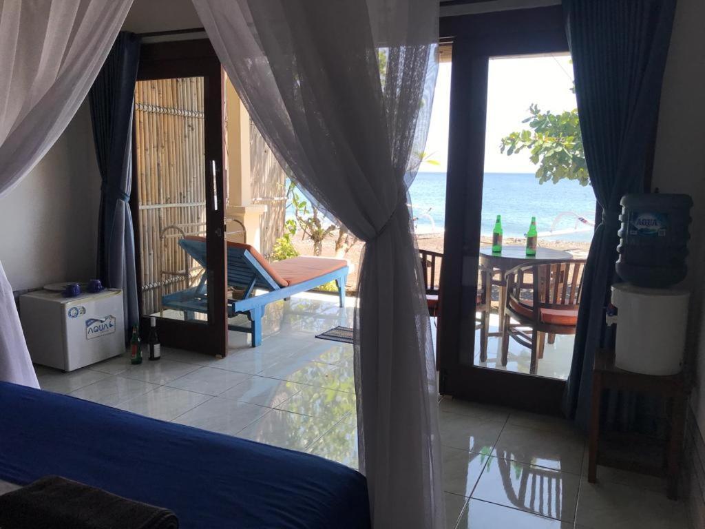 Tambun Sari Beach Homestay Amed Esterno foto