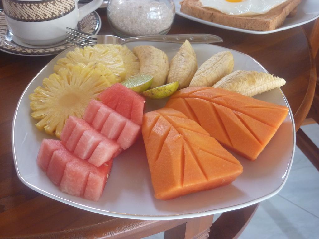 Tambun Sari Beach Homestay Amed Esterno foto