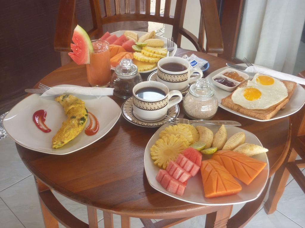 Tambun Sari Beach Homestay Amed Esterno foto